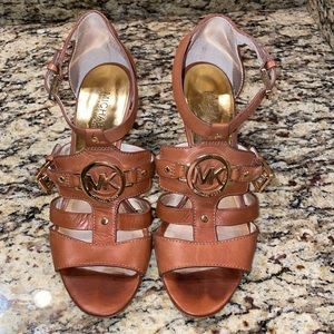 Michael Kors brown 3 in heels size 7M leather upper color brown with gold logo